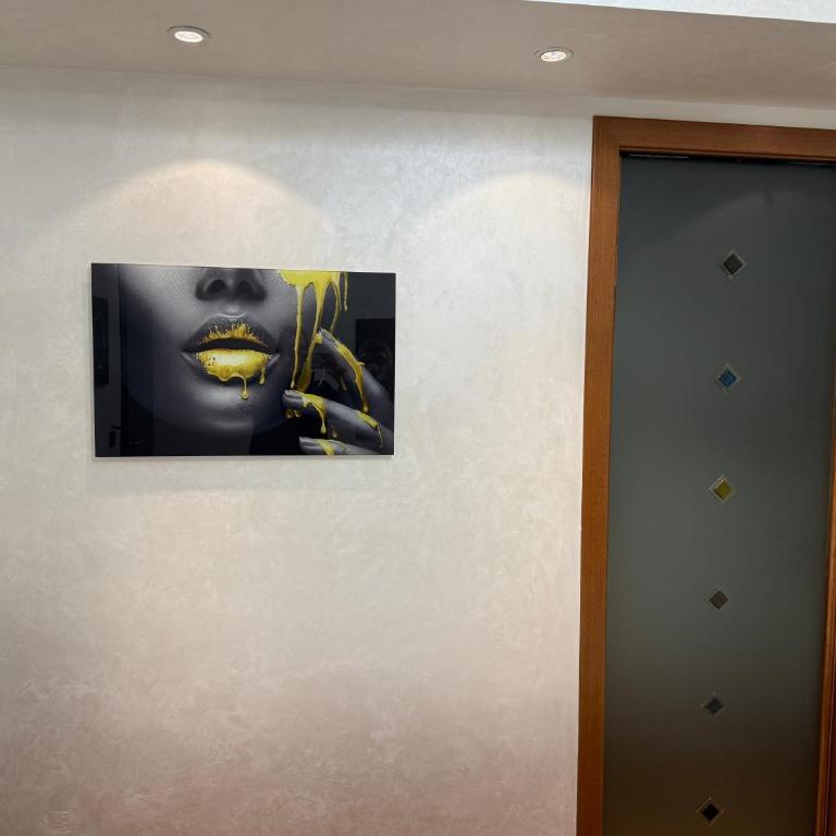 LUXURY AV - Two-Bedroom Apartment - 12