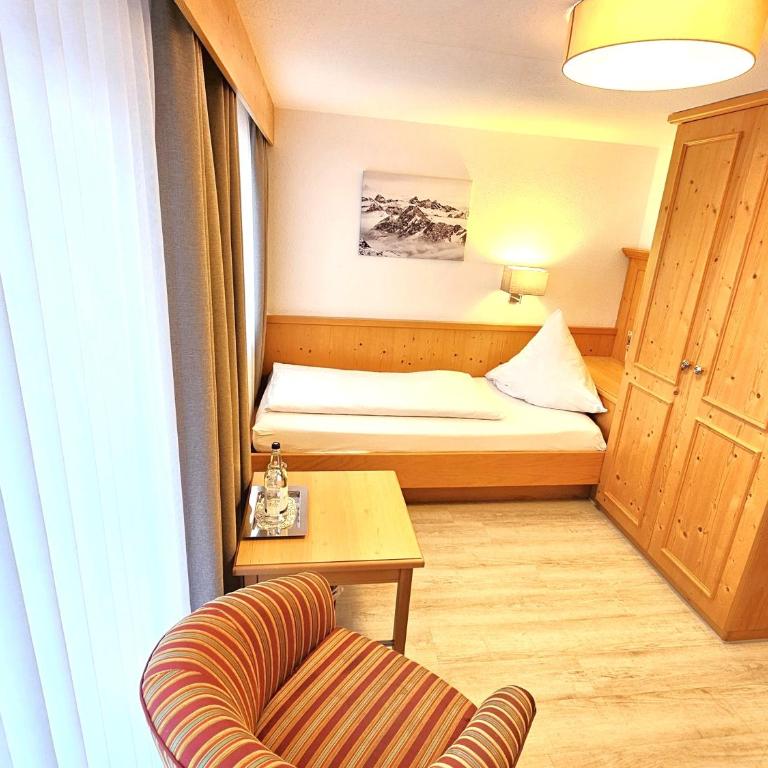 Hotel Fuggerhof Oberstdorf - Einzelzimmer mit Bergblick - 11