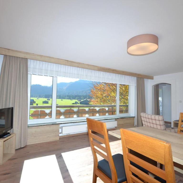 Hotel Fuggerhof Oberstdorf - Junior Suite mit Bergblick - 13