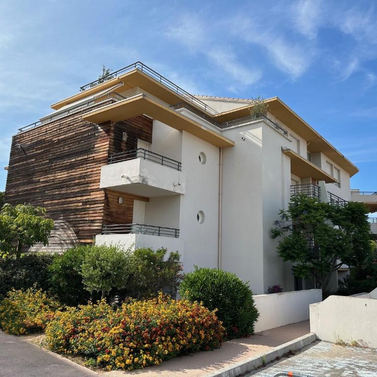 T2 dans résidence avec piscine - Appartement 1 Chambre - 11