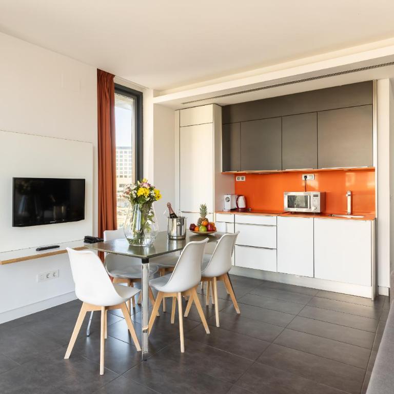 Cosmo Apartments Sants - Two-Bedroom Apartment - 17