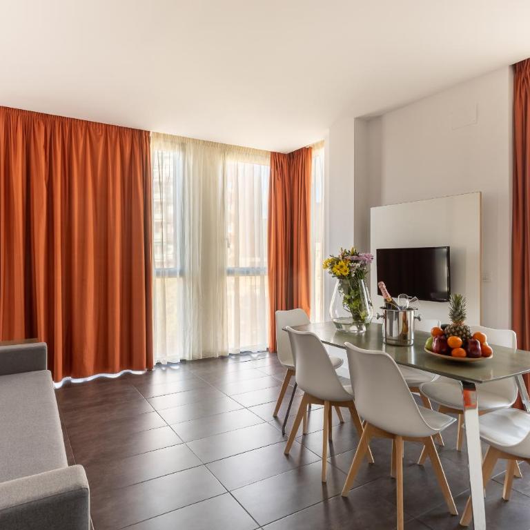 Cosmo Apartments Sants - Two-Bedroom Apartment - 14