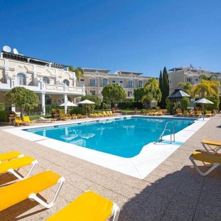 Luxury Marbella Apartment - Two-Bedroom Apartment - 17