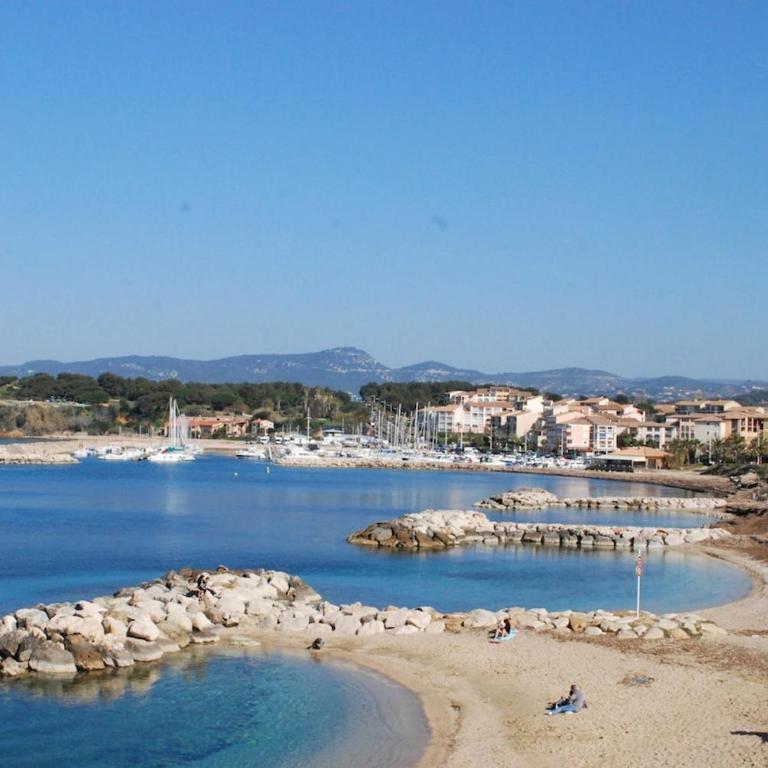 T2 Rez de Jardin face à la mer 100m plages Six-Fours-les-Plages - One-Bedroom Apartment - 17