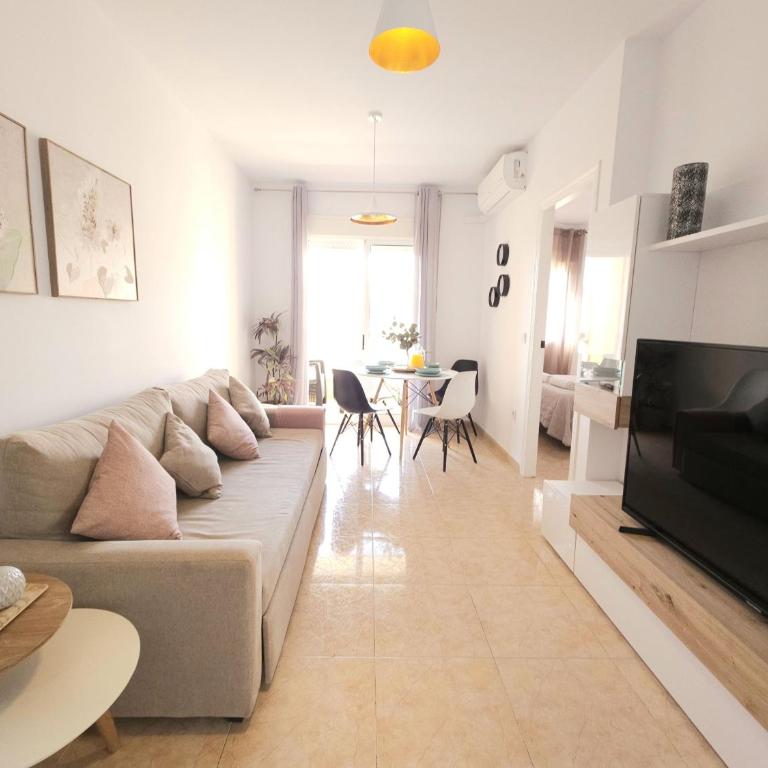 Apartamento con Piscina, Parque las Naciones, Torrevieja - Two-Bedroom Apartment - 2