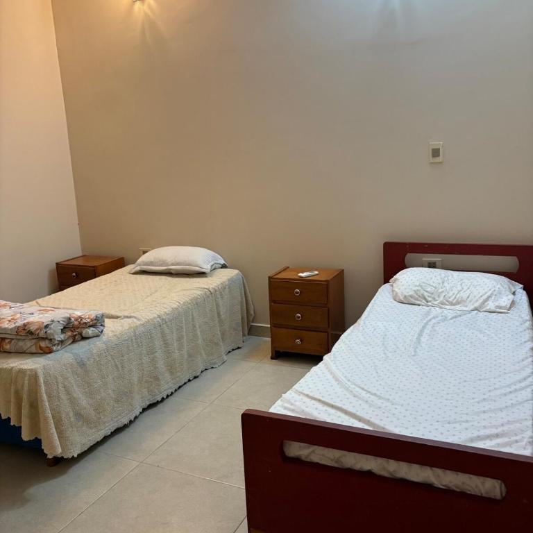 Casa en el centro de Encarnacion con tres habitaciones - Casa con 1 dormitorio - 11