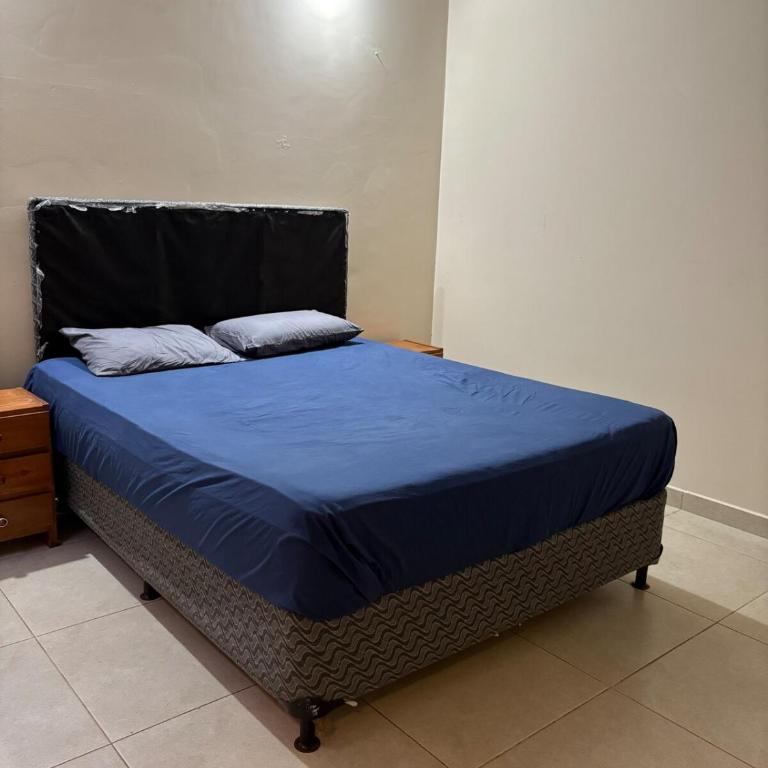 Casa en el centro de Encarnacion con tres habitaciones - Casa con 1 dormitorio - 10