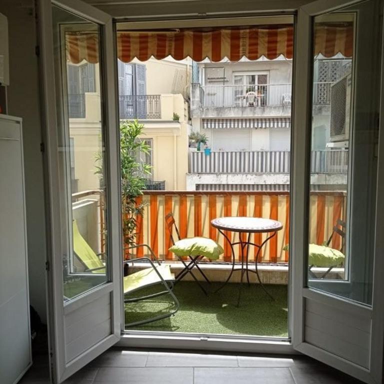 Beautiful flat 6 people Nice center town - Apartamento de 1 dormitorio - 8
