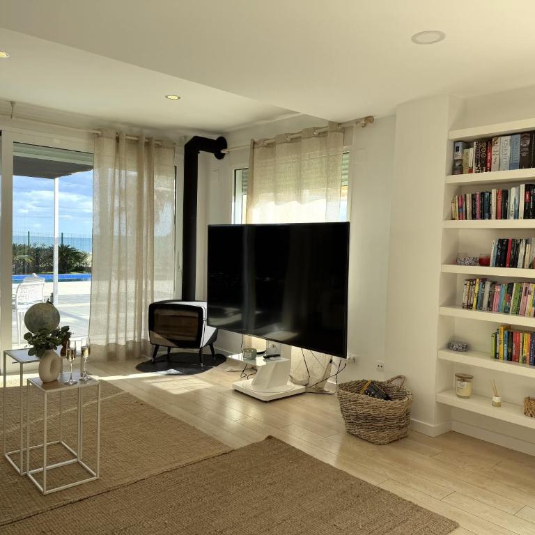 Casa Del Mar, piscina privada frente al mar - Three-Bedroom House - 30