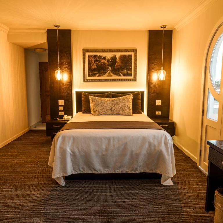 Corona Hotel & Spa - Habitación con cama grande - 2