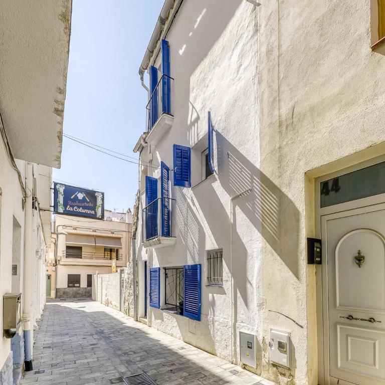Townhouse in Rosas near Platja de Roses - Three-Bedroom Apartment - 8