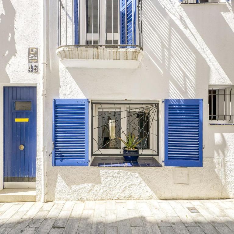 Townhouse in Rosas near Platja de Roses - Three-Bedroom Apartment - 7