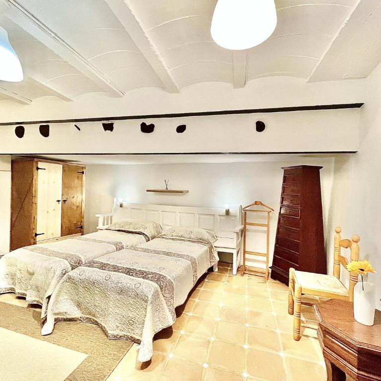 Townhouse in Rosas near Platja de Roses - Three-Bedroom Apartment - 17