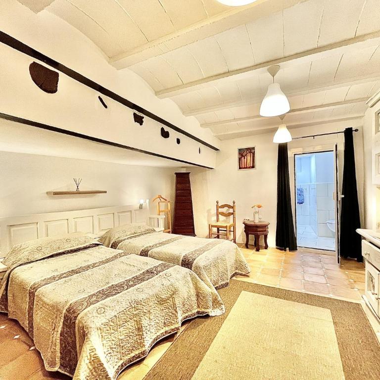 Townhouse in Rosas near Platja de Roses - Three-Bedroom Apartment - 18