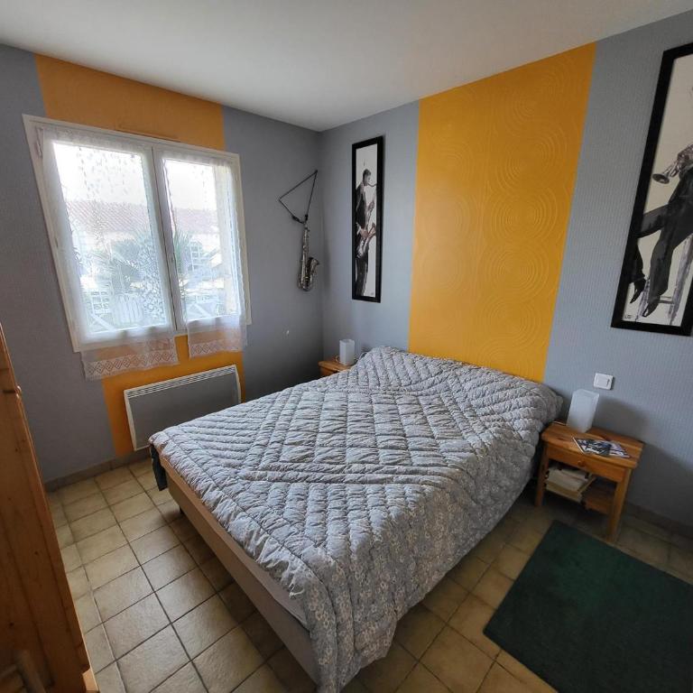 AGREABLE MAISON 2 CHAMBRES AVEC PISICINE ET STATIONNEMENT DANS UN QUARTIER CALME - FR-1-92-947 - Maison de Vacances - 4