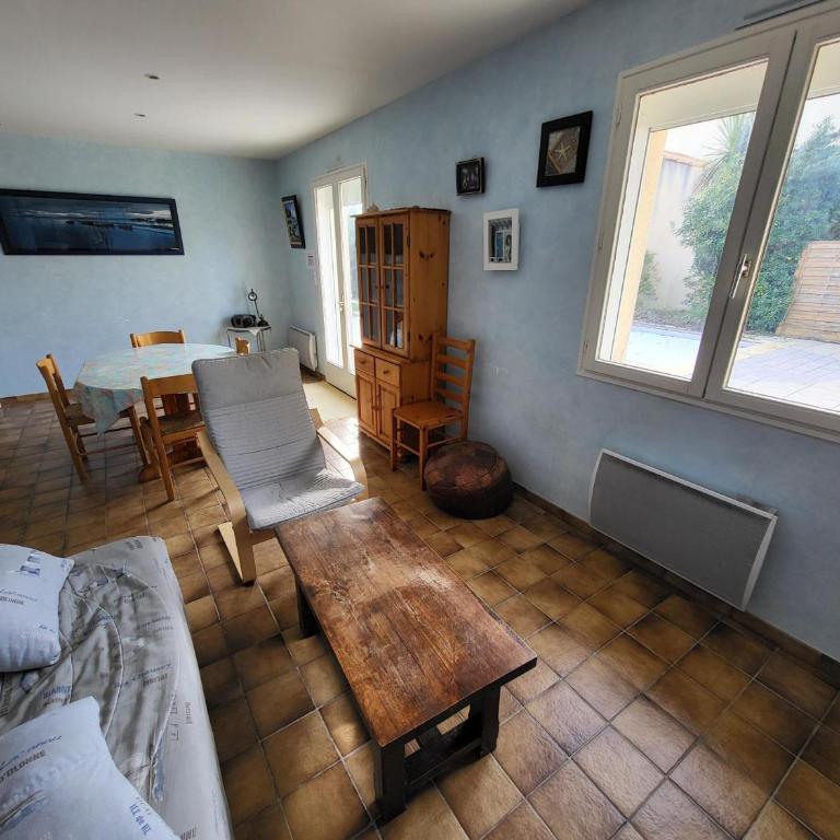 AGREABLE MAISON 2 CHAMBRES AVEC PISICINE ET STATIONNEMENT DANS UN QUARTIER CALME - FR-1-92-947 - Maison de Vacances - 8