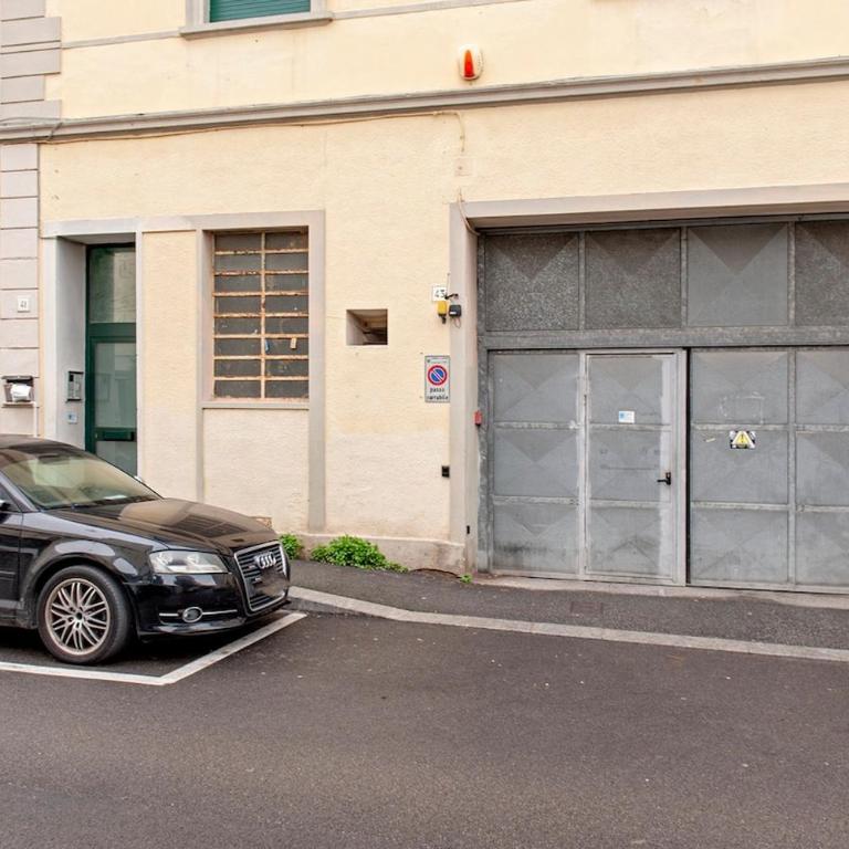 Free Parking - Quiet and Bright City Center Apartment - One-Bedroom Apartment - 3