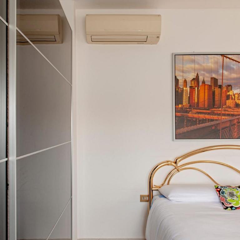 Free Parking - Quiet and Bright City Center Apartment - One-Bedroom Apartment - 7