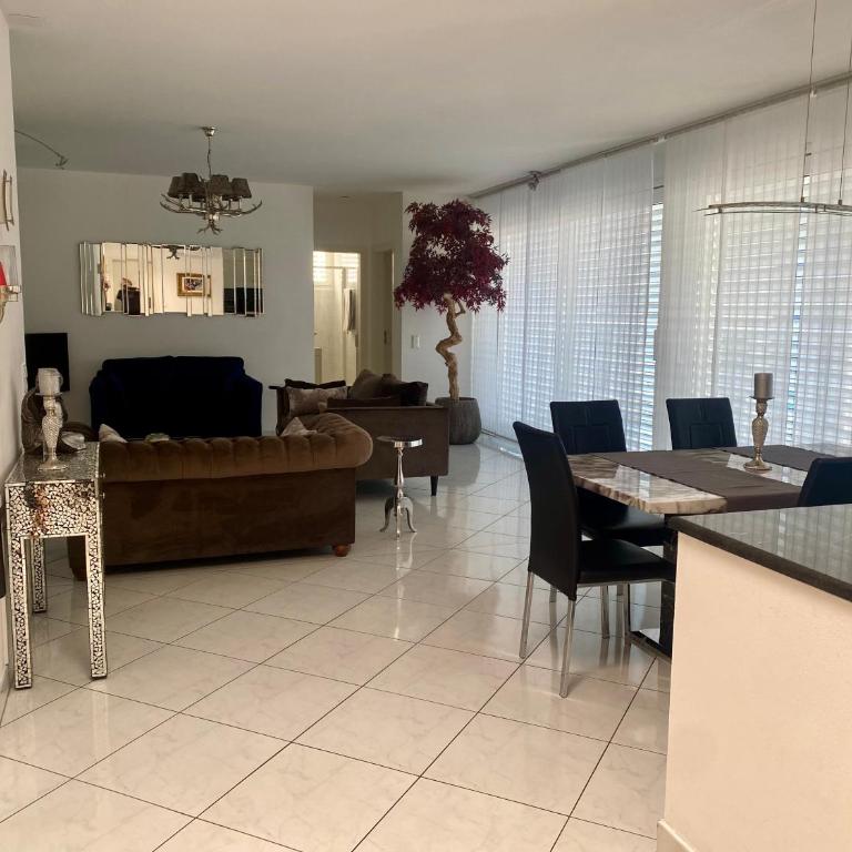 Holiday Penthouse - Two-Bedroom Deluxe Apartment with Balcony - 6
