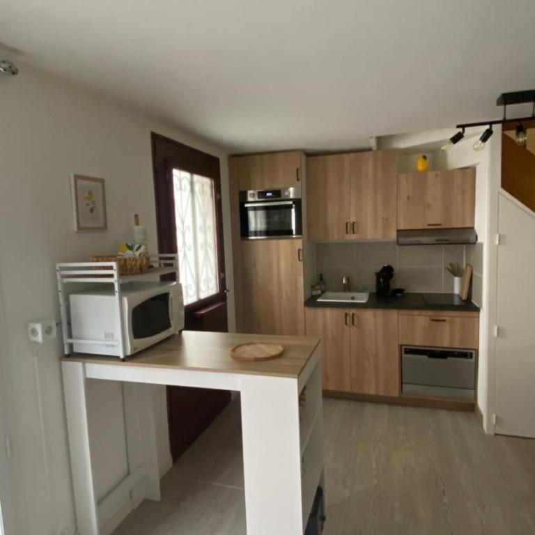 La Léonard île au coeur de l île d or logement avec chambre climatisée - Maison 1 Chambre - 4