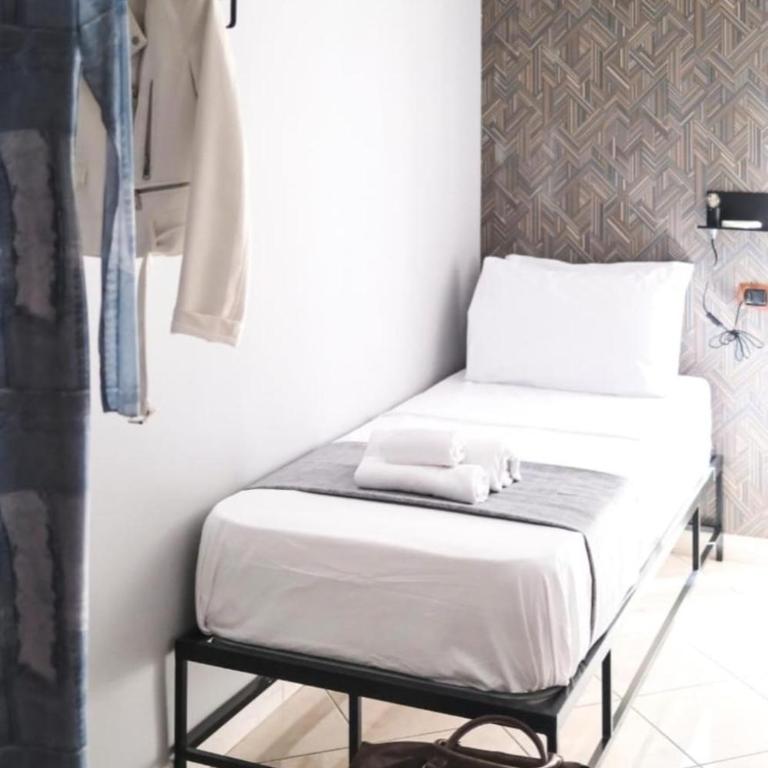 Peppe triple rooms Napoli centro - Appartamento con 3 Camere da Letto - 33