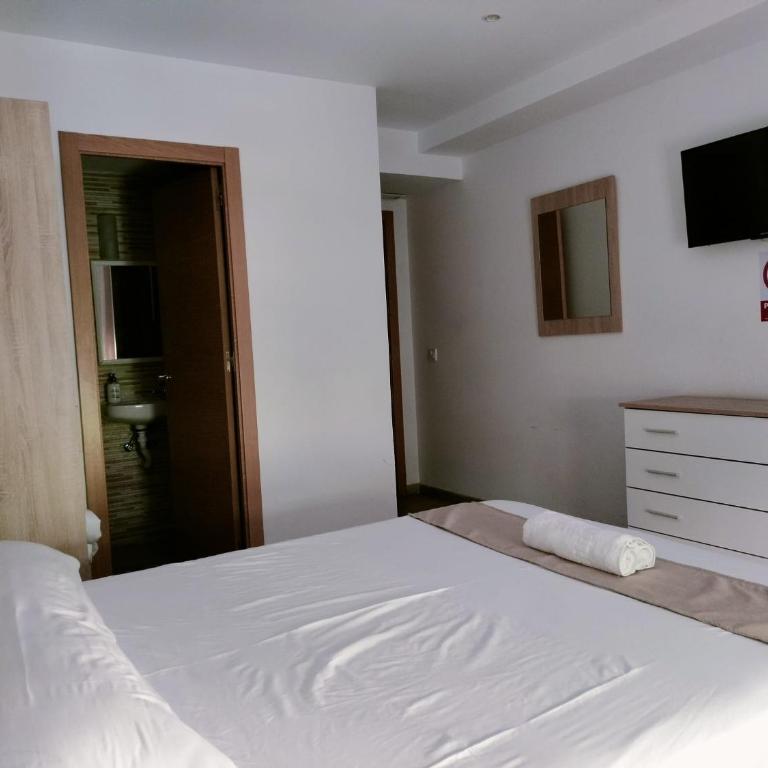 Pensión Portugal - Doppelzimmer mit eigenem Bad - 8