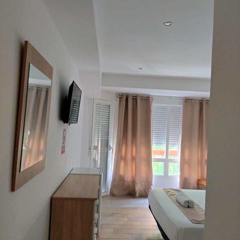 Pensión Portugal - Doppelzimmer mit eigenem Bad - 9
