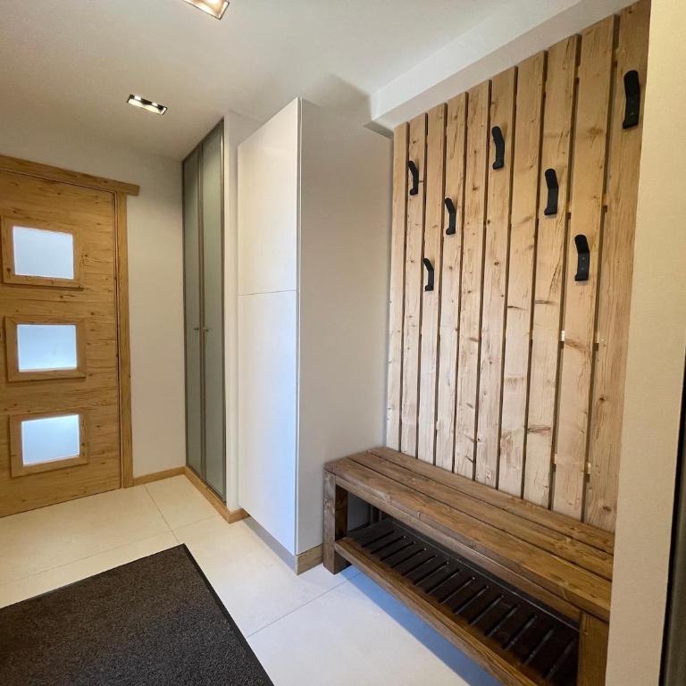 L'Esquirol Appart - Location T3 avec vue imprenable - Les Angles - Two-Bedroom Apartment with Lake View - 11