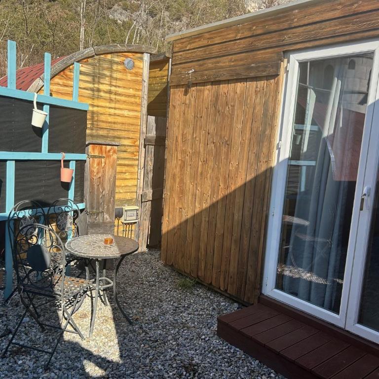 Inn-side ADVENTURE CABINS - Chalet mit 2 Schlafzimmern - 4