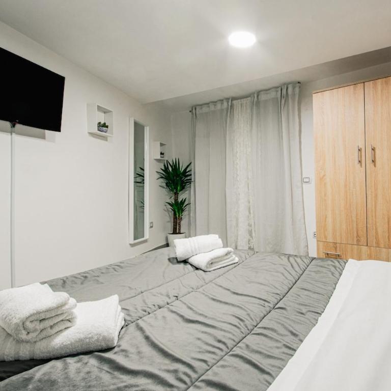House of Totonn - Two-Bedroom House - 39