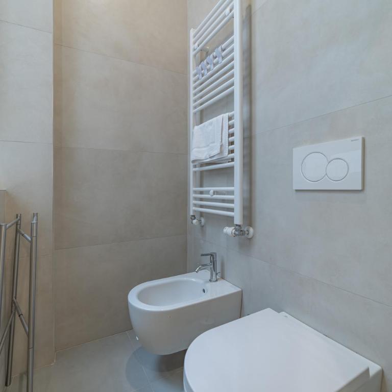 5' from Central Station, Elegance and Class - Appartamento con 1 Camera da Letto e Balcone - 17