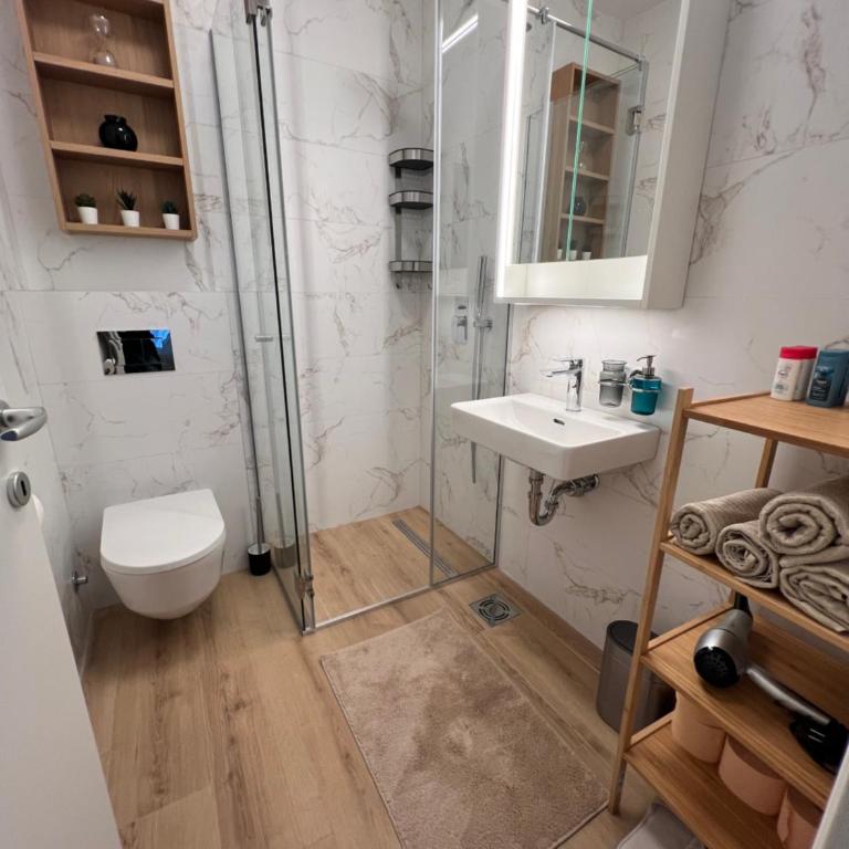 Ada Smart Apartment - Double or Twin Room - 8