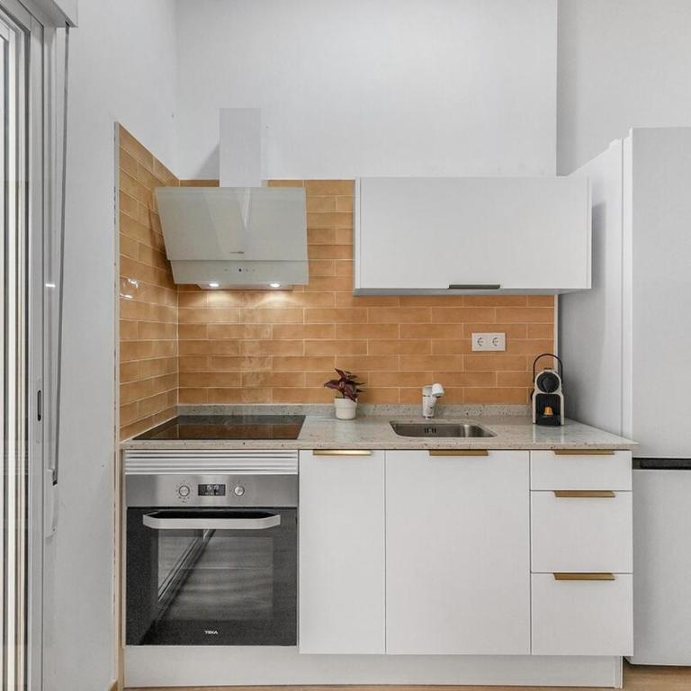 Urban Chic Oasis with AC, Private Pool and Wifi - Two-Bedroom Apartment - 9