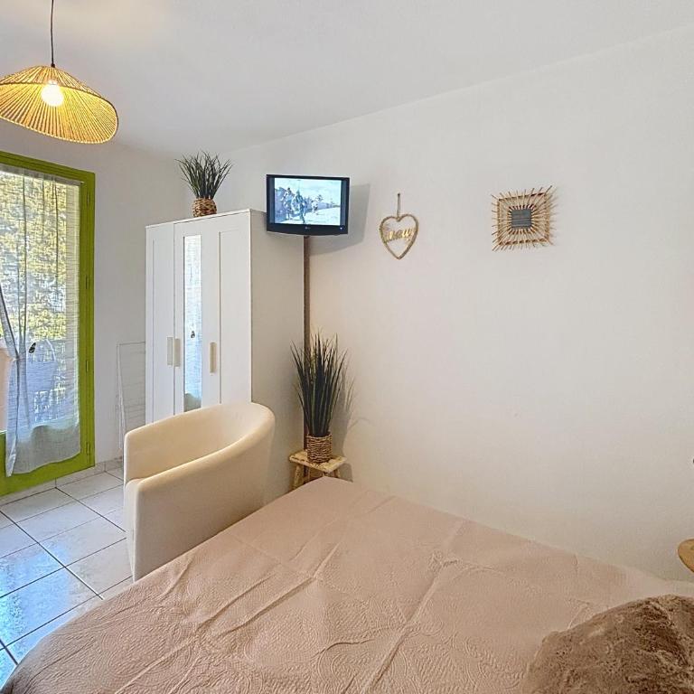 Dans une station thermale, Studio dans résidence avec ascenseur - Appartement 1 Chambre - 2