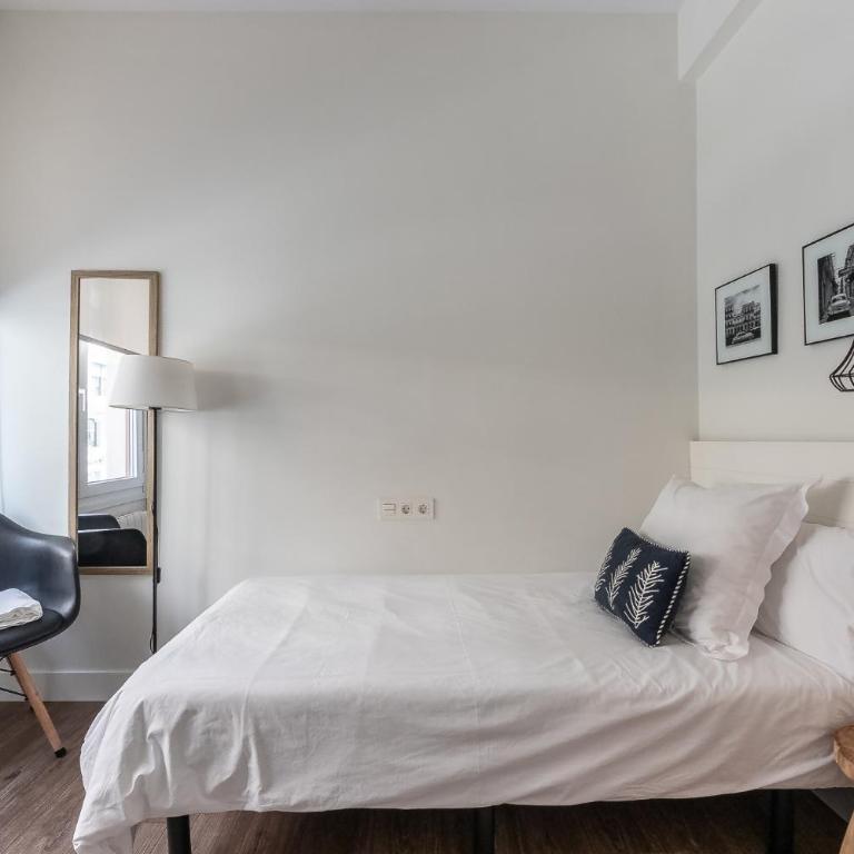 Prime Location Bilbao | 4BR, 2BA & Parking - Apartment - 20