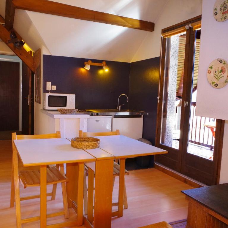 La plus belle vue de Luchon, MENAGE INCLUS - One-Bedroom Apartment - 2