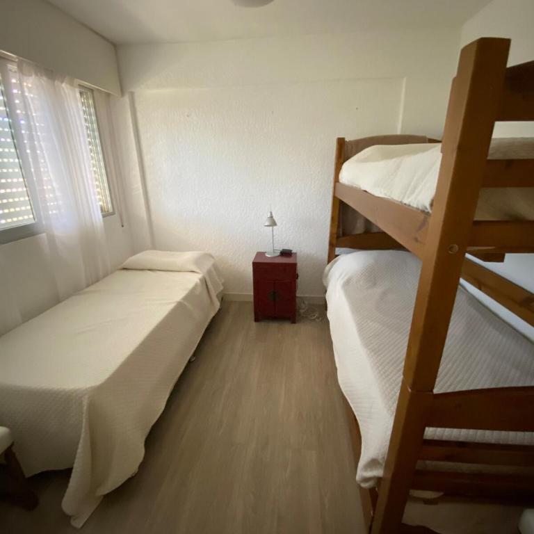 Apartment in a great location, very comfortable - Three-Bedroom Apartment - 9