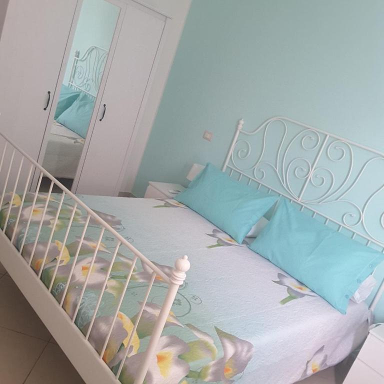 Iriss - Double Room with Private Bathroom - 3
