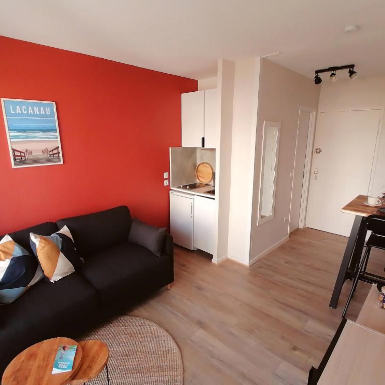Joli studio front de mer Balcon WIFI vue cour - Studio Apartment with One Double Bed - 7