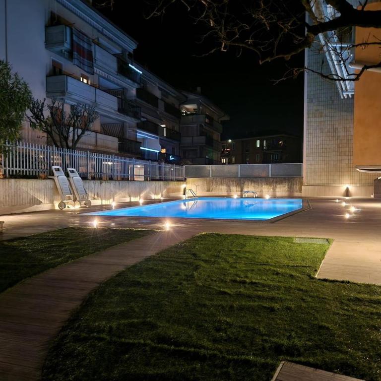 Iris B&B Verona - Camera Matrimoniale con Vista Piscina - 10