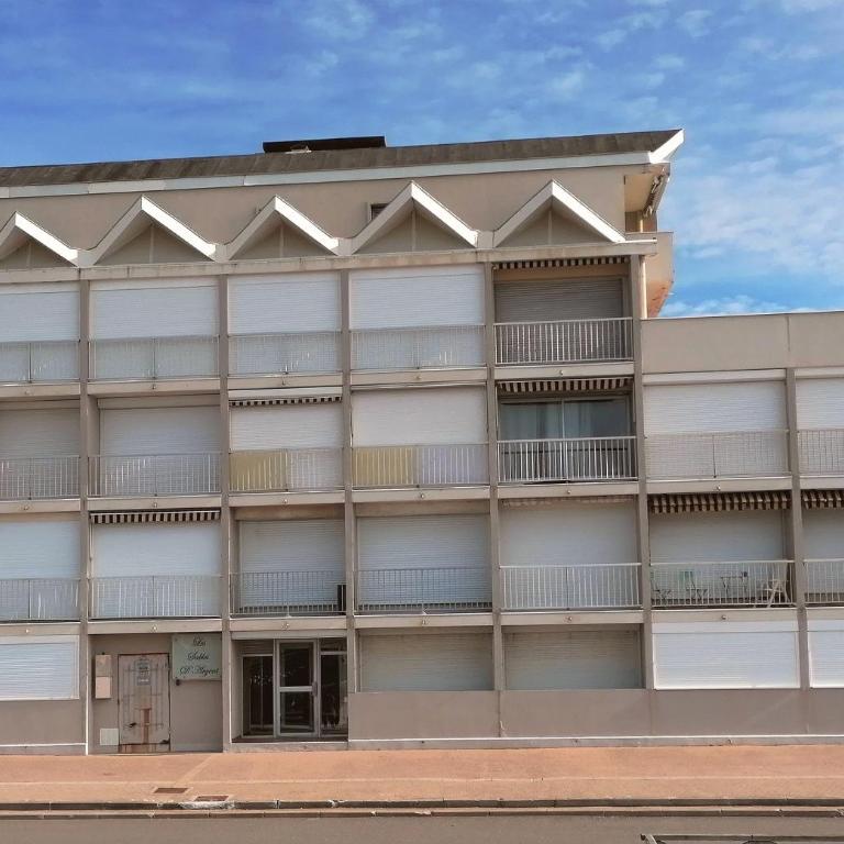 Joli studio front de mer Balcon WIFI vue cour - Studio Apartment with One Double Bed - 20