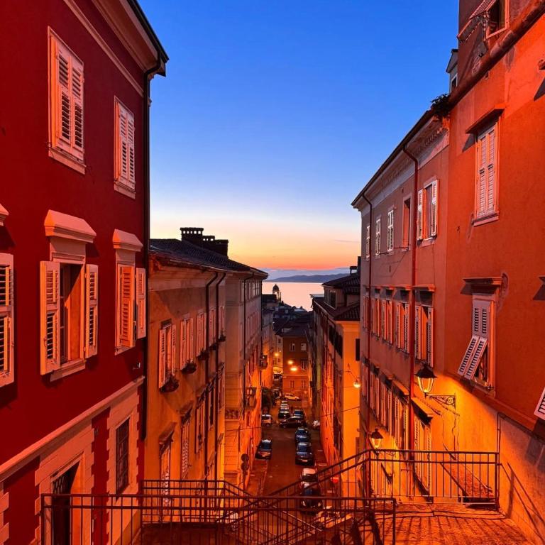 Vicino al Centro - Appartamento con 2 Camere da Letto - 24
