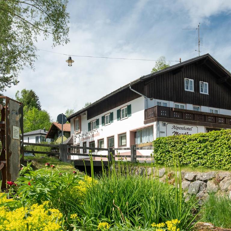 Alpen Hotel Martin - Deluxe Doppelzimmer mit Dusche - 10
