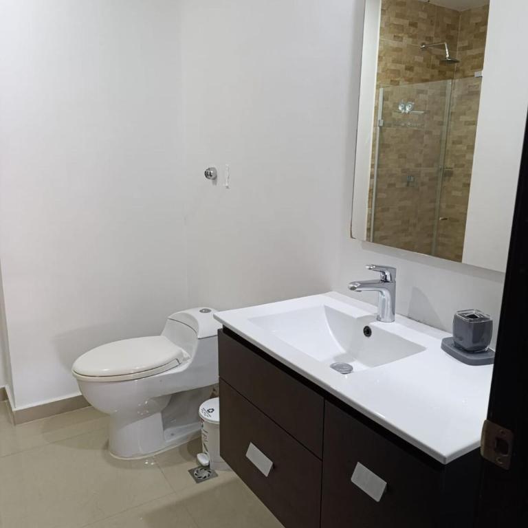 MODERNO Y ACOGEDOR Apartamento A UNOS PASOS DEL CENTRO COMERCIAL BUENAVISTA - Apartamento de 2 dormitorios con balcón - 15