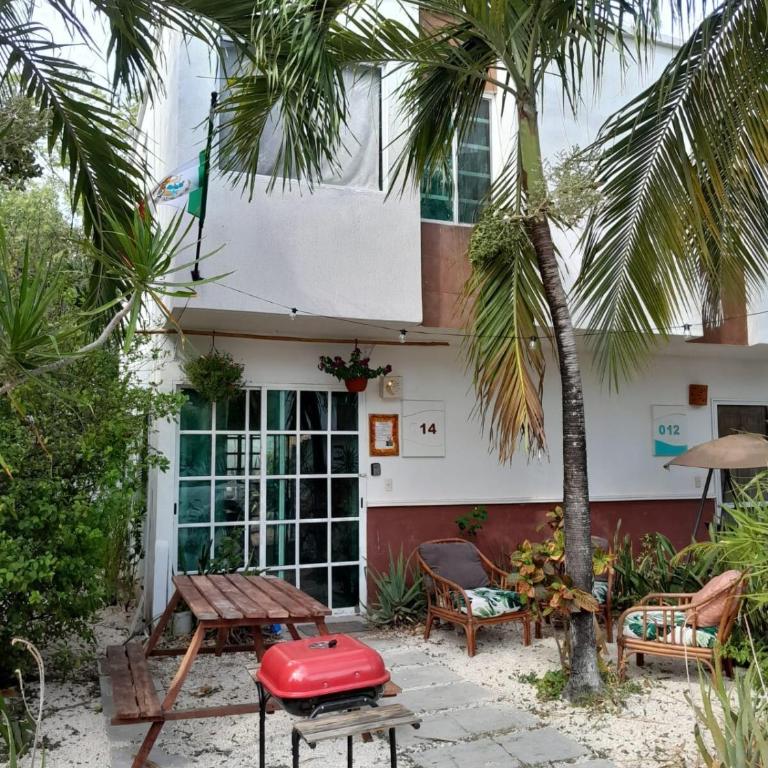 Beach House with Jacuzzi - One-Bedroom House - 4