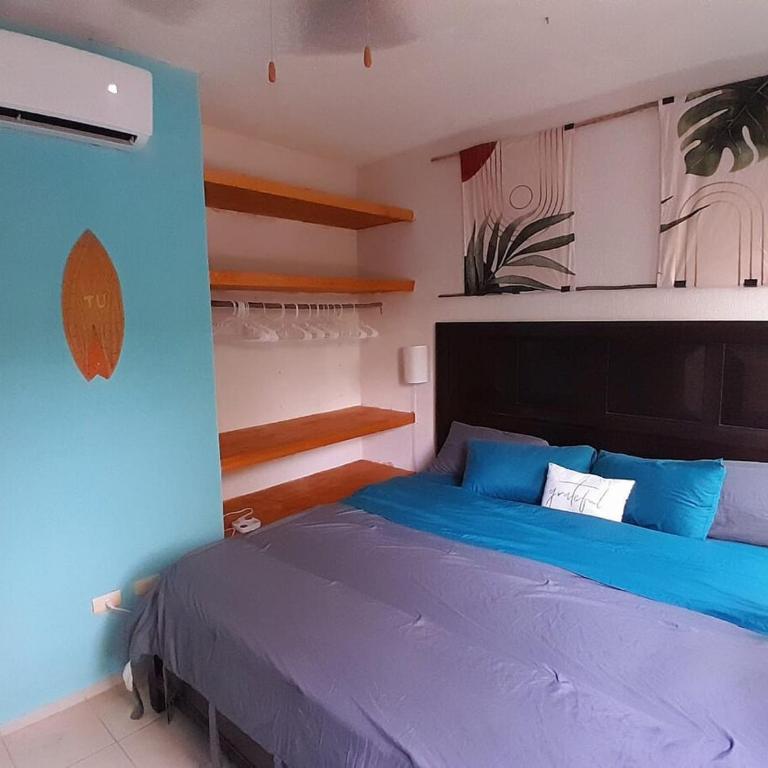 Beach House with Jacuzzi - One-Bedroom House - 19