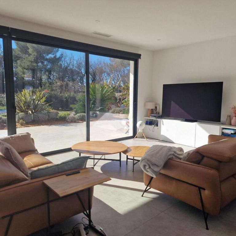 Villa avec piscine au milieu des bois - Villa - 17