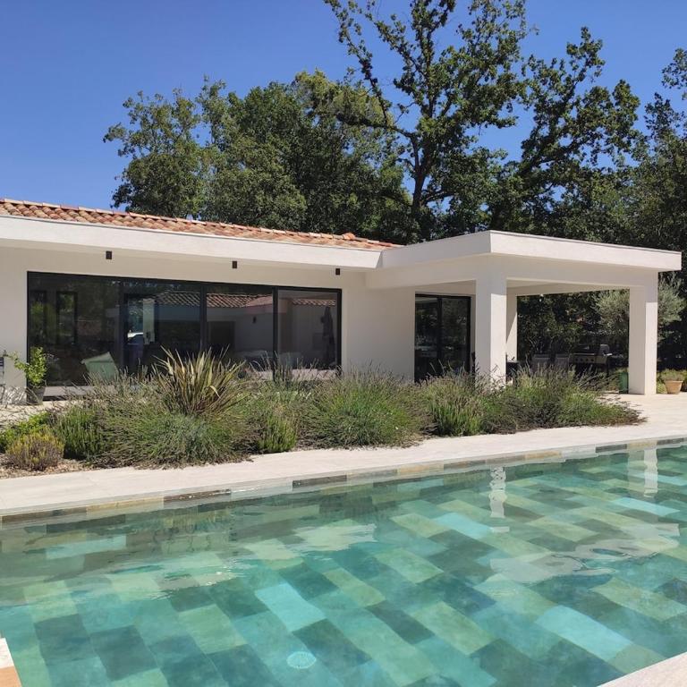 Villa avec piscine au milieu des bois - Villa - 2