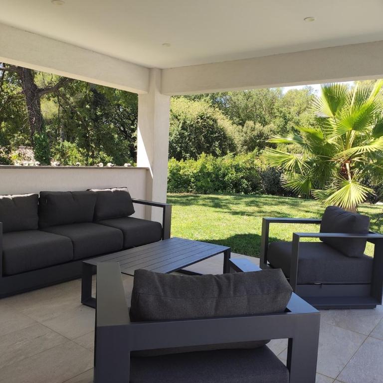 Villa avec piscine au milieu des bois - Villa - 5