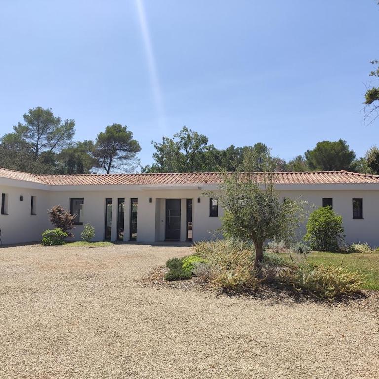 Villa avec piscine au milieu des bois - Villa - 15